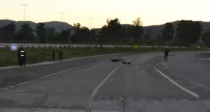 Un joven perdió la vida luego de perder el control de su moto en inmediaciones del P. Bicentenario: Su acompañante resultó herida