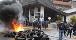 Fracasa nuevamente un intento de acuerdo entre el Gobieno provincial y la policía: Continuan con las protestas