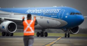 Aerolíneas Argentinas quedó bajo proceso de privatización por decreto