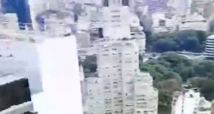 Un influencer polaco se trepó un edificio en Retiro: Tuvo que ser rescatado y fue detenido