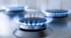El Gobierno Nacional congelará las tarifas de gas, luz y el combustible en Julio
