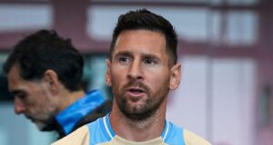 Messi en su cumpleaños tuvo enorme gesto con los hinchas que fueron a verlo