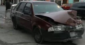 Mañana accidentada: Fuerte choque entre una camioneta y un automóvil