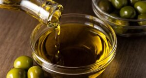 Anmat prohíbe la venta, fabricación y el uso de un aceite de oliva además de otros productos