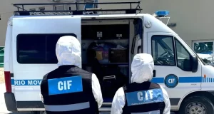 Un obrero cayó desde un segundo piso en pleno centro mientras realizaba su trabajo