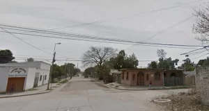 Investigan la aparición de un cuerpo en la calle y con varias puñaladas