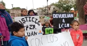 En pedido de la aparición de Loan, salteños se manifestaron fuera del penal en Güemes