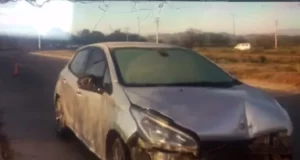 Un conductor abandonó el auto en circunvalación Sureste tras chocar y derrapar