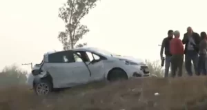 Terrible vuelco en Circunvalación Oeste: Auto quedó a 20 metros de la ruta