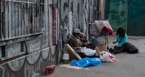 La pobreza bajó al 28,2% en 2025, según el INDEC