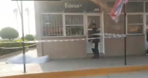 Un hombre mayor falleció de un infarto mientras esperaba para pagar la luz en Mosconi