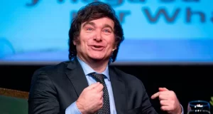 Milei anuncia que la apertura del cepo cambiario está cerca y proyecta una inflación del 1% mensual