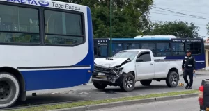 Dos heridos en accidente cerca del acceso al barrio Parque Las Vegas