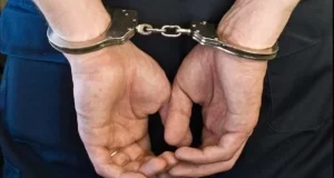 Imputan a un hombre por homicidio preterintencional y lesiones en un hecho violento en La Isla