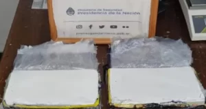 Detienen a dos mujeres con más de 2 kilos de cocaína pegadas al cuerpo abordo de un «tour de compras»