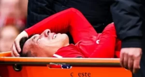 Lisandro Martínez sufrió rotura de ligamentos y se perderá lo que queda de la temporada