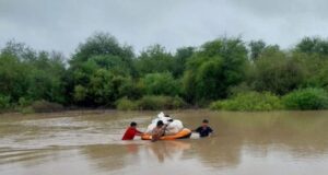 El Gobierno de Sáenz fue por la foto: Denuncian falta de asistencia en La Puntana tras la crecida del Pilcomayo