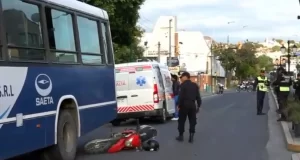 Un motociclista resulto herido tras chocar contra un colectivo de Saeta