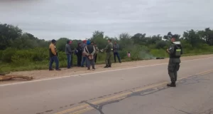 Caciques del Chaco salteño cortaron la ruta 81 en reclamo por alimentos