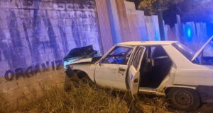 Tres heridos en una persecución policial y se encontraron 60 paquetes de drogas