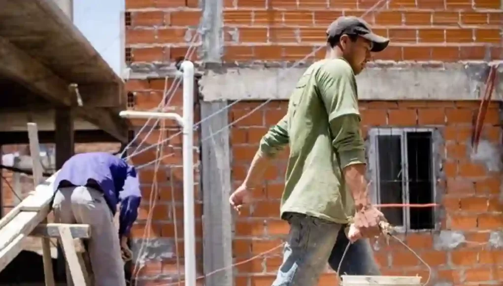 48968-el-empleo-en-negro-es-del-42-pero-sube-al-62-entre-cuentapropistas