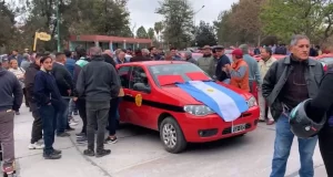 Taxistas salteños marchan contra las apps de transporte y denuncian hostigamiento policial