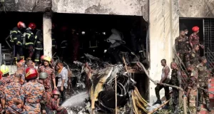 Tragedia en Bangladesh: un avión militar cayó sobre una escuela y dejó 19 muertos