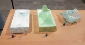 Salta: 11 policías bajo sospecha por cambiar cocaína por ácido usado en cosméticos