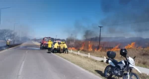 El viento zonda desata múltiples incendios en Salta y el Valle de Lerma
