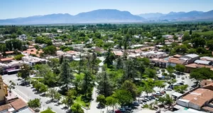 Indignación en Cafayate: un hombre atropelló a dos niñas y no fue demorado