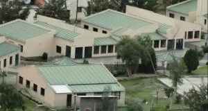 Conflicto institucional en el Colegio 5.066 por denuncias de abuso y sanciones docente