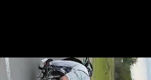 Maniobra extrema en avenida Bolivia: buscan al motociclista del video viral