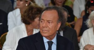Graves denuncias contra Julio Iglesias por abusos y control en residencias privadas
