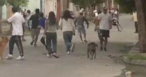 Balacera entre dos bandas dejó a una mujer gravemente herida en barrio Santa Victoria