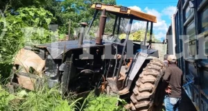 Dos siniestros viales en Río Piedras: tren impactó a un tractor y camión quedó cruzado