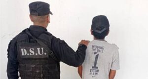 Lo frenaron por herramientas sospechosas y terminó con causa por droga