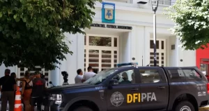 Allanan la AFA por millonarios contratos y una trama bajo sospecha