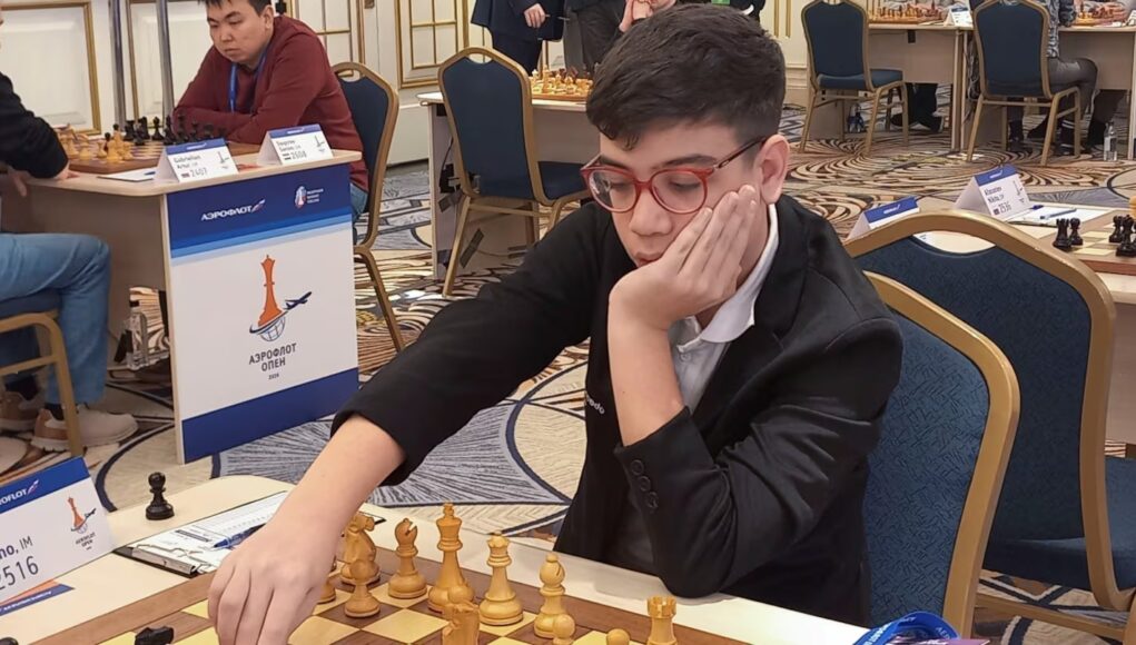 el-argentino-oro-hizo-historia-en-el-ajedrez-foto-efe-J3KMUENZM5F53KSAMUDAIJZT54