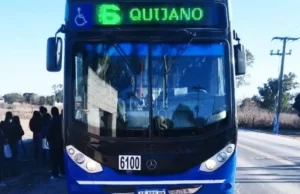 Reclamos por transporte saturado en el corredor a Campo Quijano