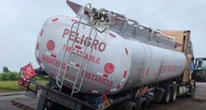 Ruta 34: un camión con combustible casi vuelca por el mal estado