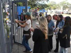 Familiares de Mercedes Kvedaras se manifestaron en Ciudad Judicia