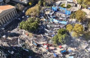 Fuerte protesta: la CGT cargó contra el Gobierno en Plaza de Mayo