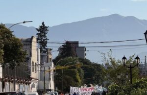 Marcha universitaria en Salta: SAETA advirtió demoras por cortes en el centro